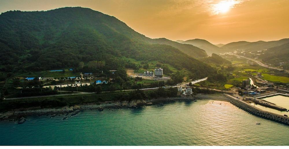 Aria Pension Resort