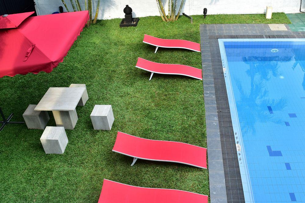 Sky Transit Hotel