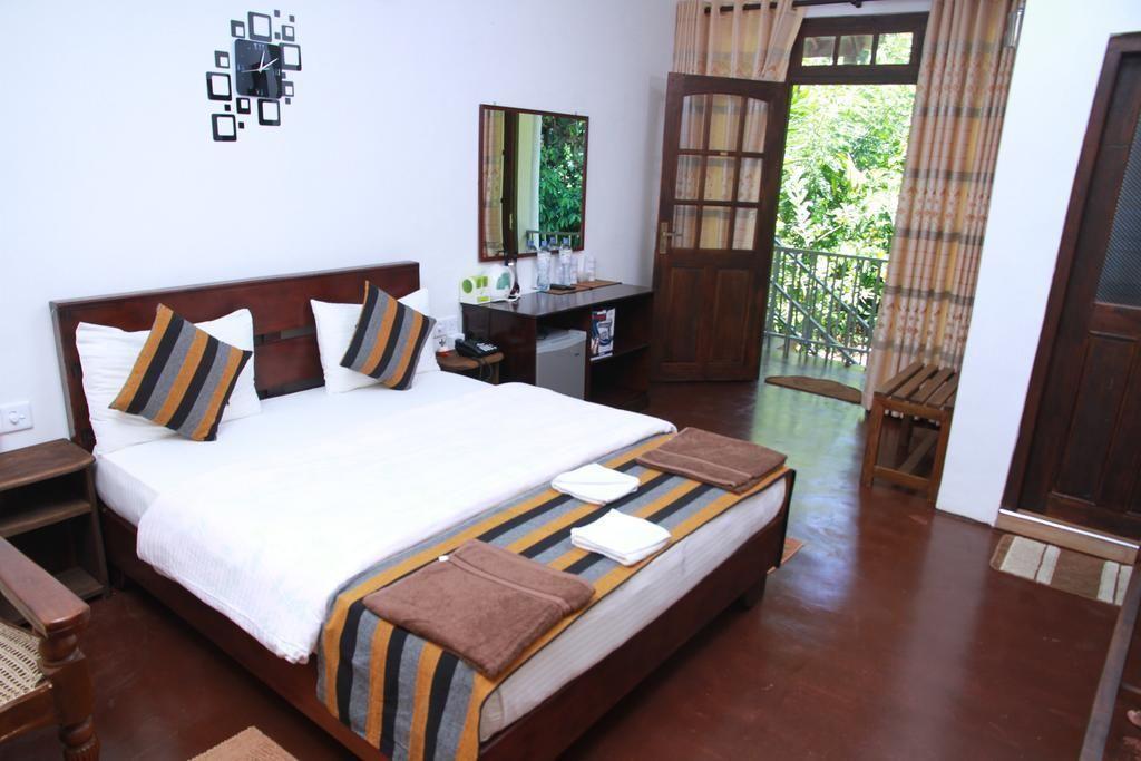 Ella Grand View
