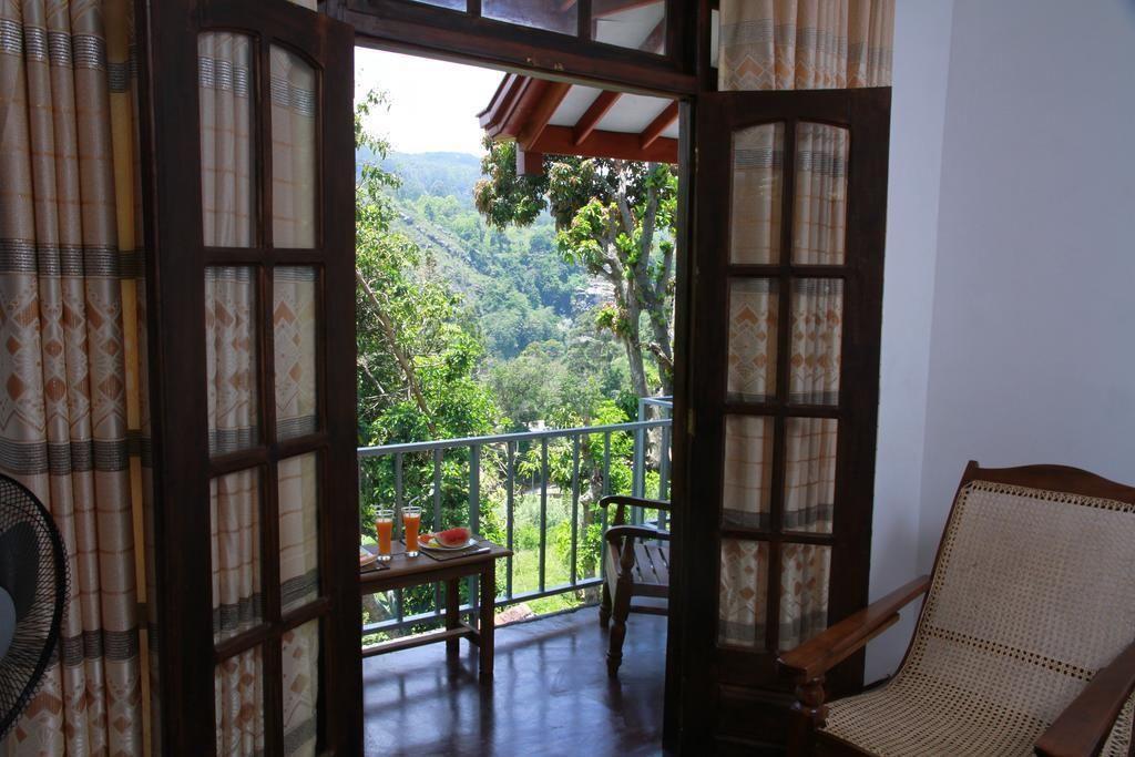 Ella Grand View