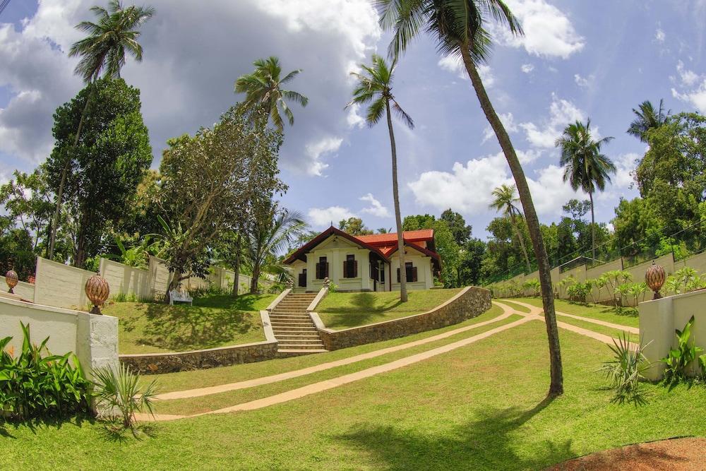 Arvani Villa