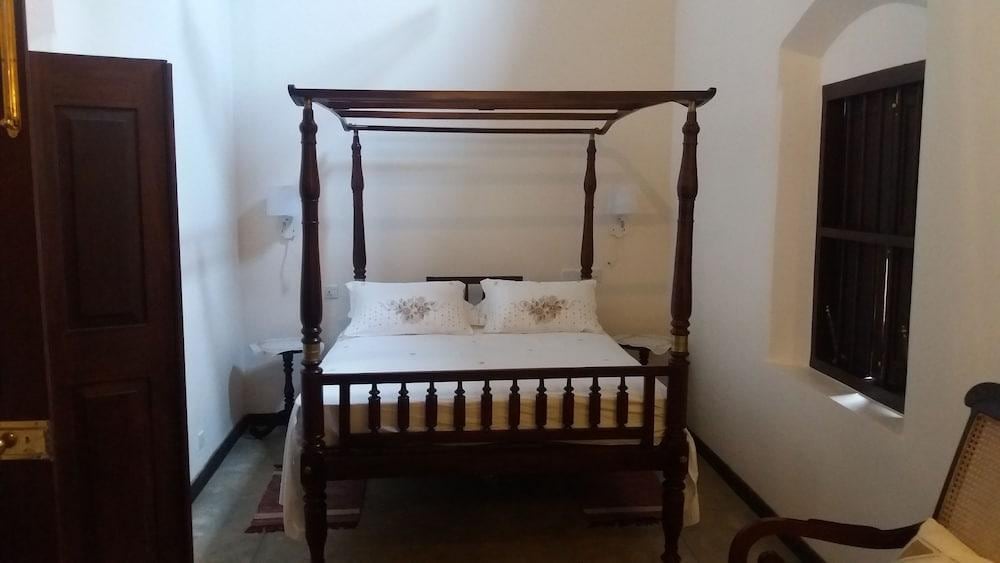 Arvani Villa
