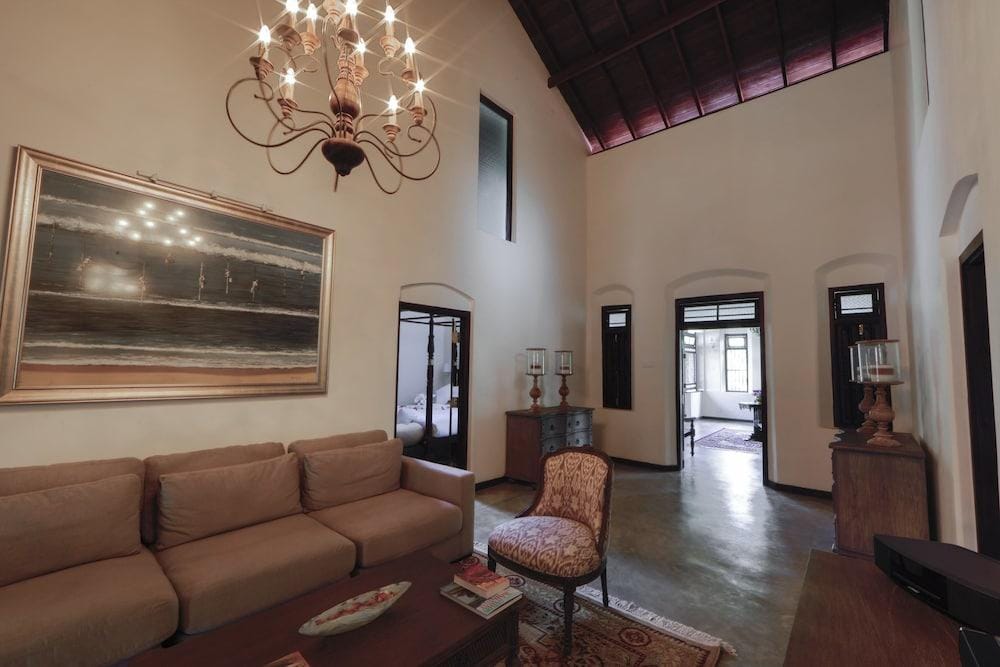 Arvani Villa