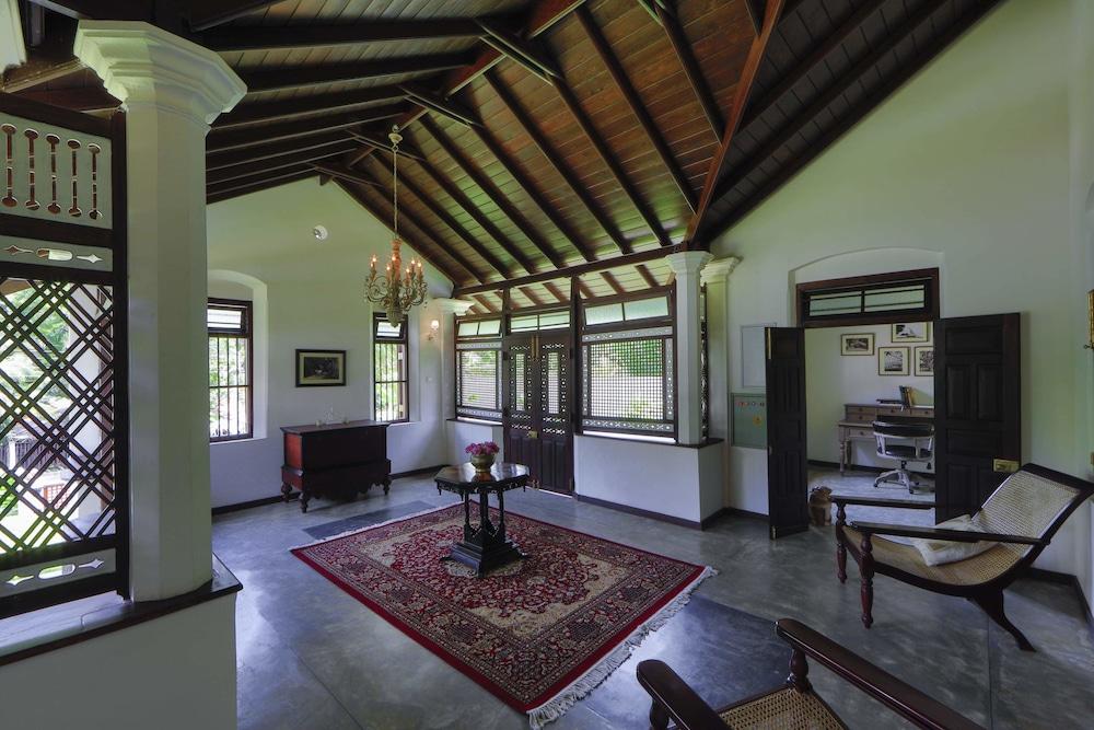 Arvani Villa