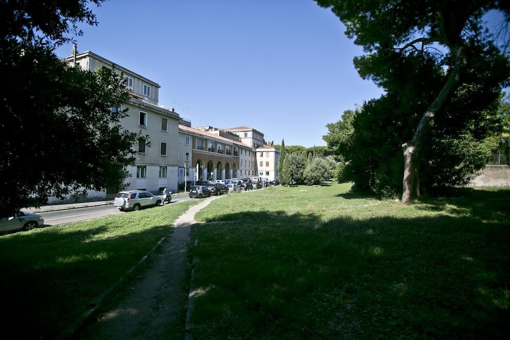 Aventino Orange Garden Suites