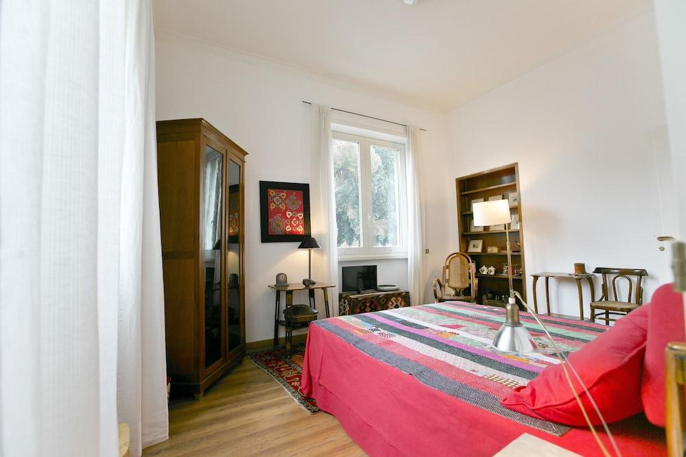Aventino Orange Garden Suites