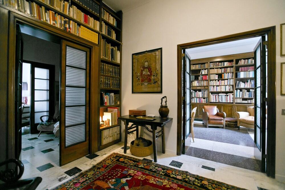 Aventino Orange Garden Suites