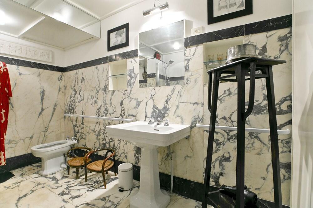 Aventino Orange Garden Suites