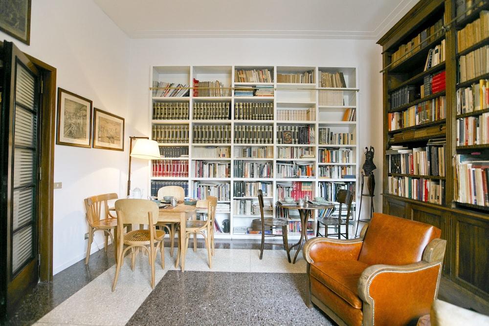 Aventino Orange Garden Suites