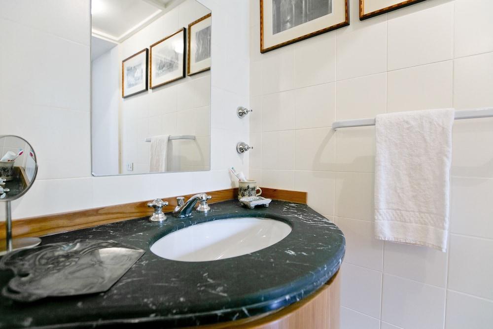 Aventino Orange Garden Suites
