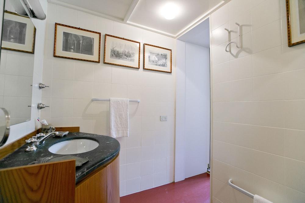 Aventino Orange Garden Suites