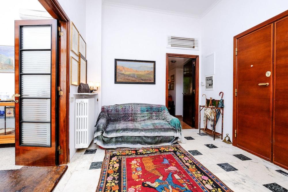 Aventino Orange Garden Suites