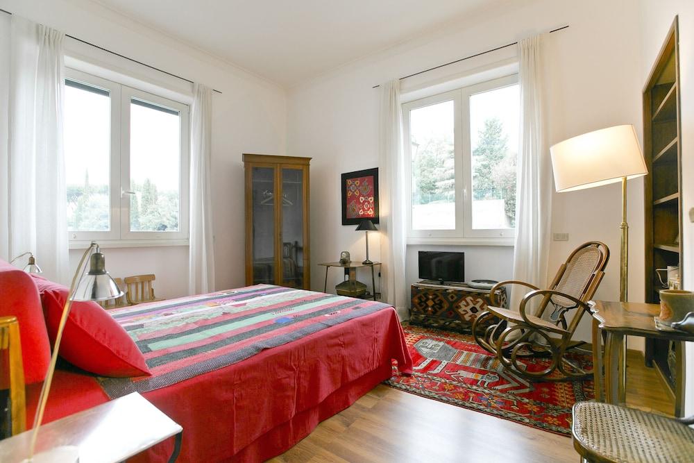 Aventino Orange Garden Suites