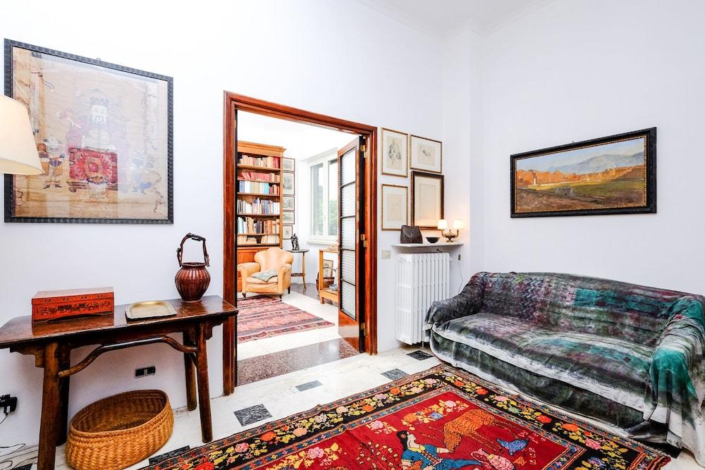 Aventino Orange Garden Suites