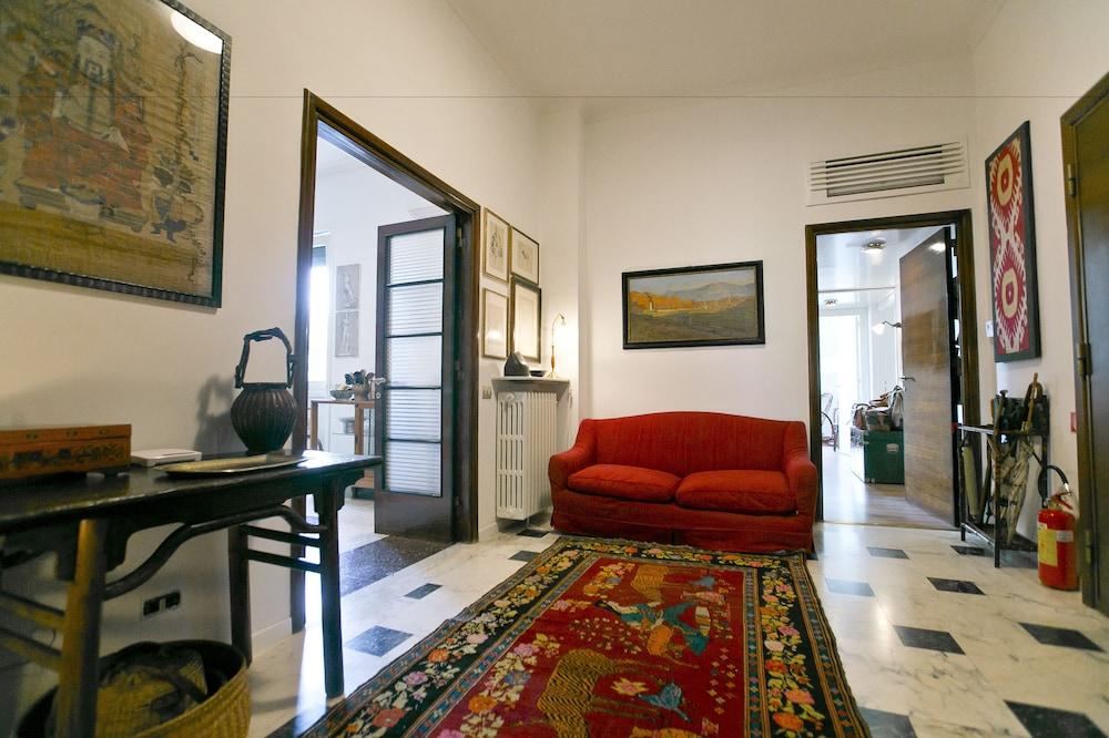 Aventino Orange Garden Suites