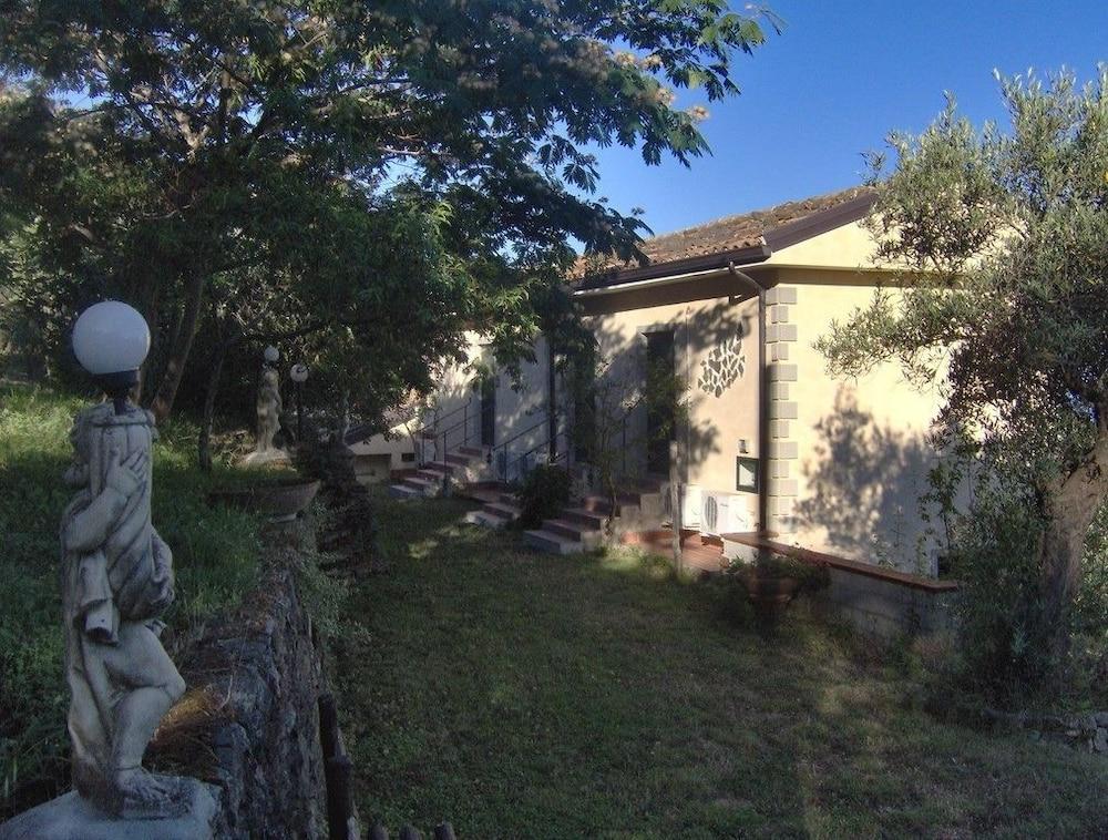 Tenuta Mauri  Agriturismo Vota