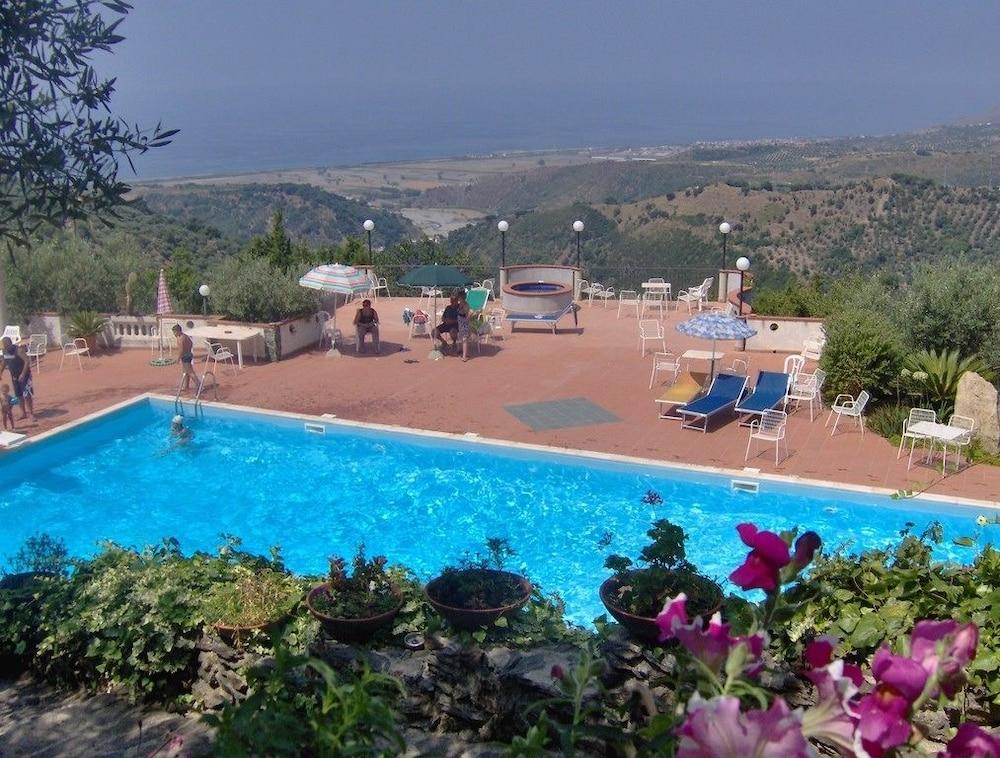 Tenuta Mauri  Agriturismo Vota