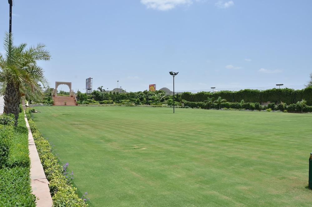 The Grand Hira Hotel & Resort Neemrana