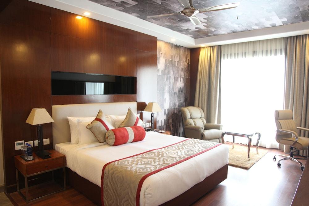The Grand Hira Hotel & Resort Neemrana