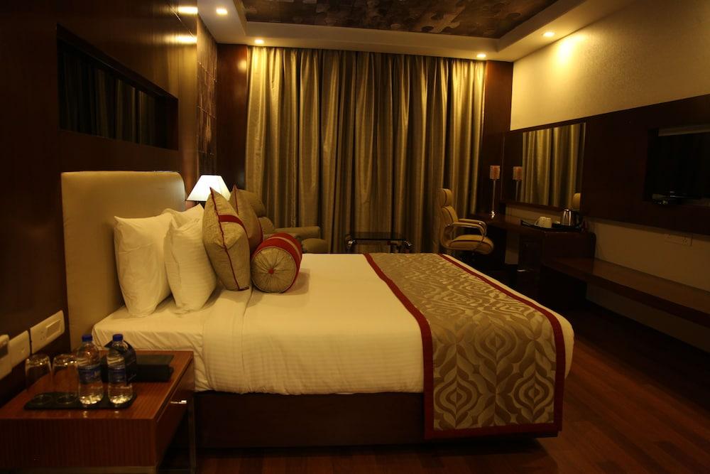 The Grand Hira Hotel & Resort Neemrana