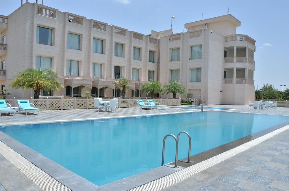 The Grand Hira Hotel & Resort Neemrana