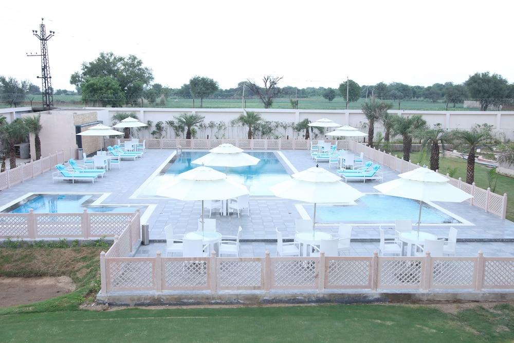 The Grand Hira Hotel & Resort Neemrana