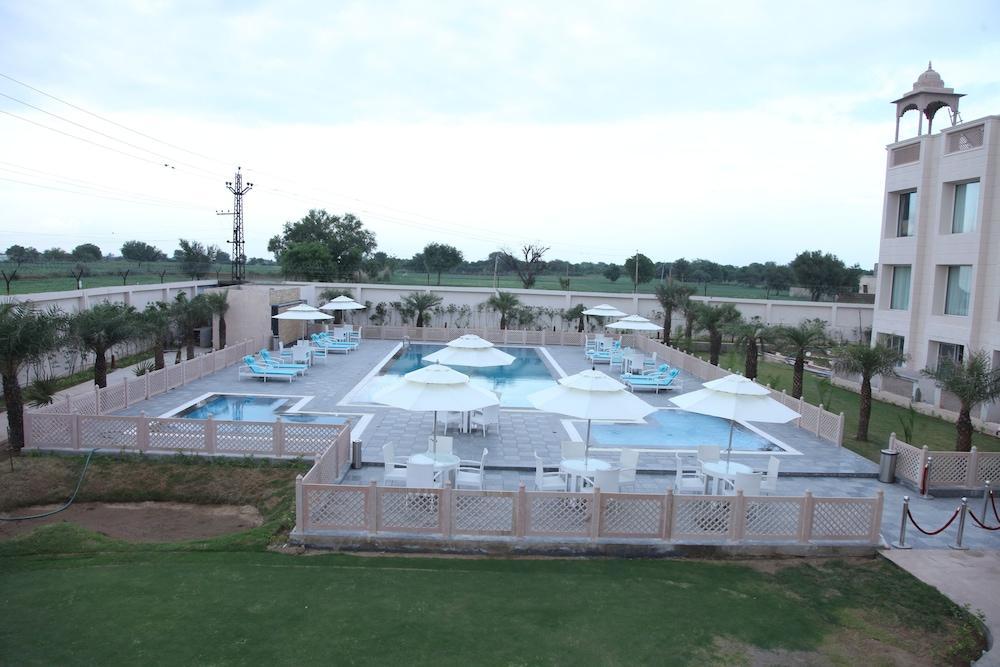 The Grand Hira Hotel & Resort Neemrana