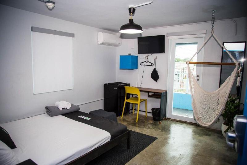 Nomada Urban Beach Hostel