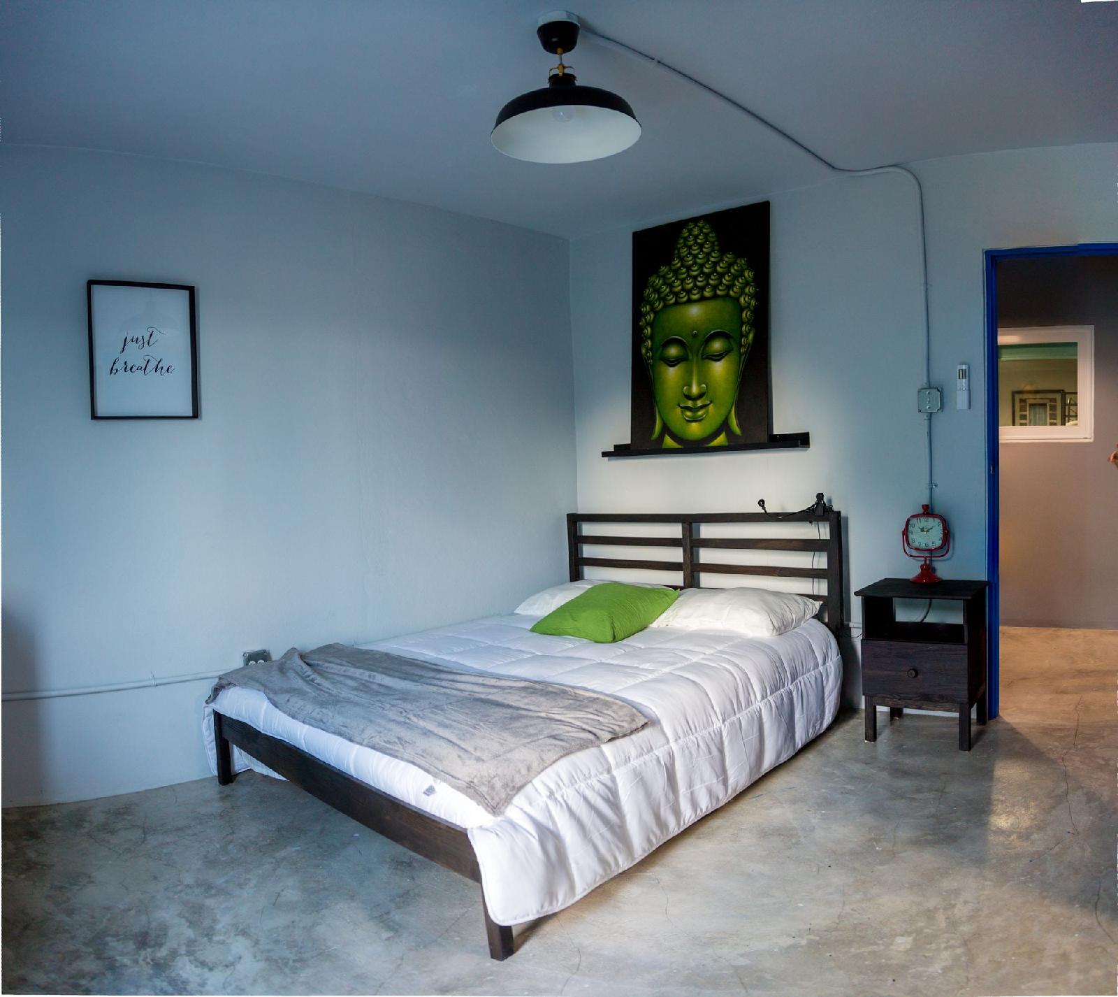 Nomada Urban Beach Hostel