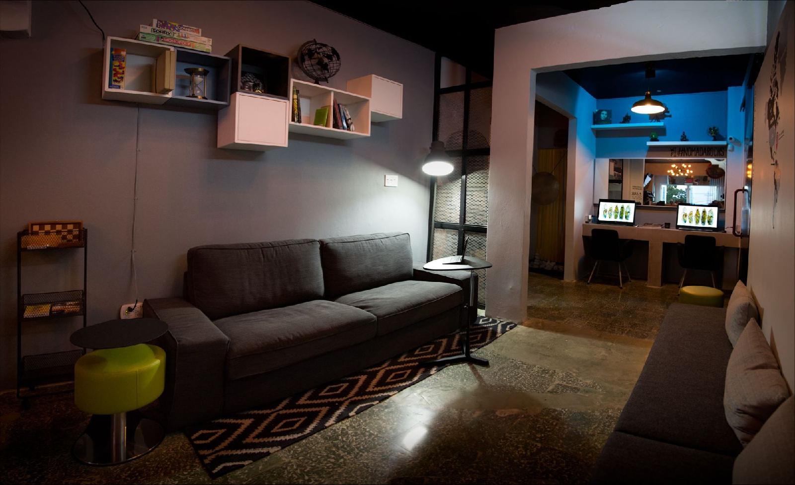 Nomada Urban Beach Hostel