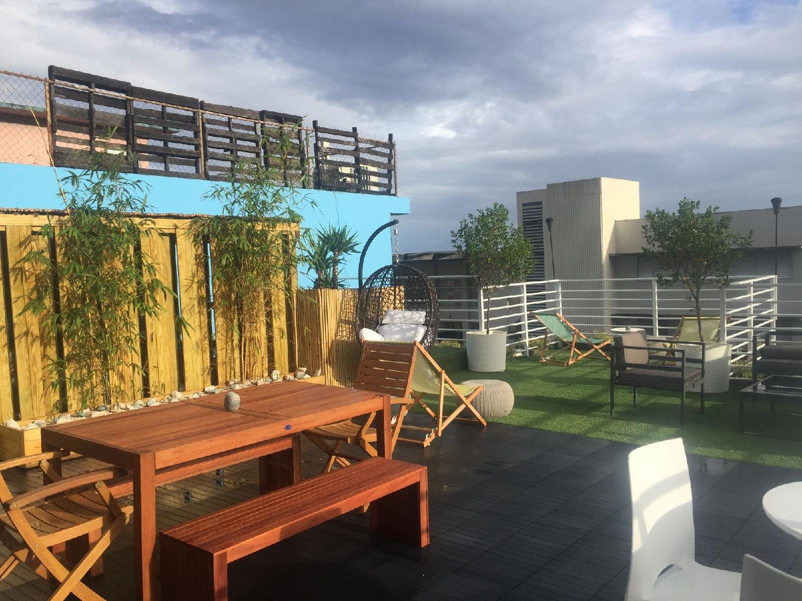 Nomada Urban Beach Hostel