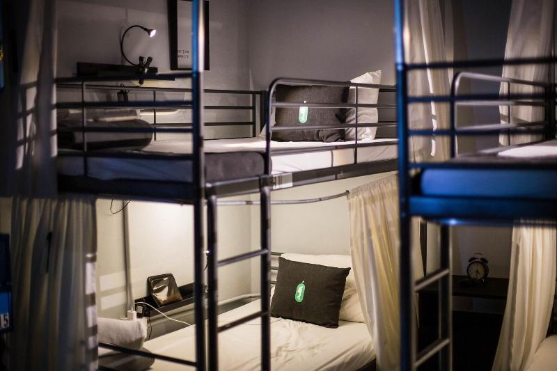 Nomada Urban Beach Hostel
