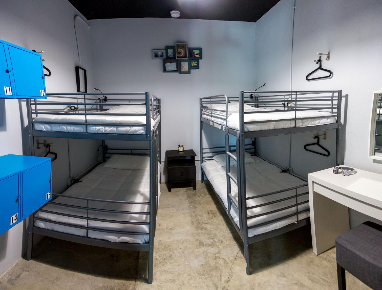 Nomada Urban Beach Hostel