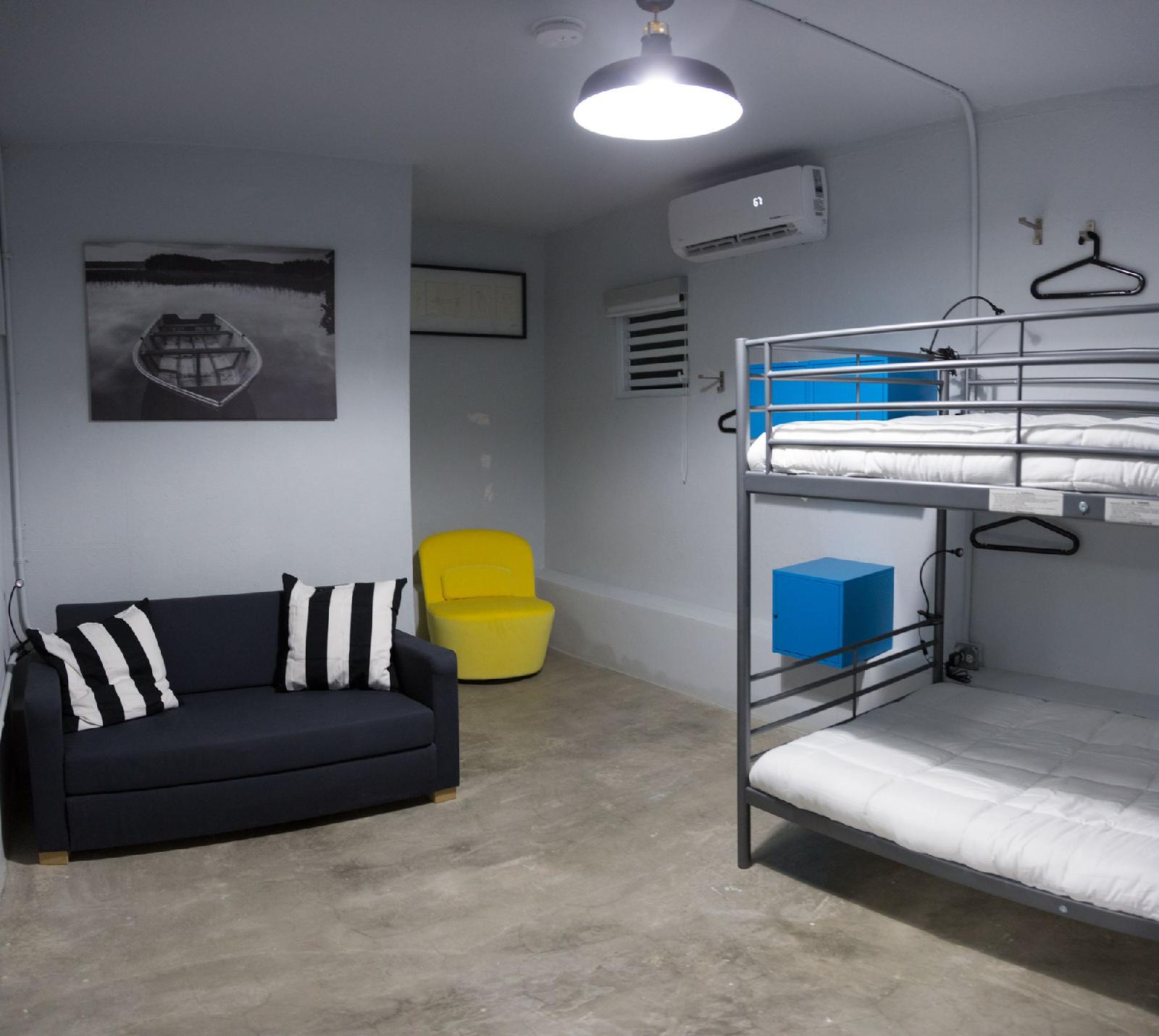 Nomada Urban Beach Hostel