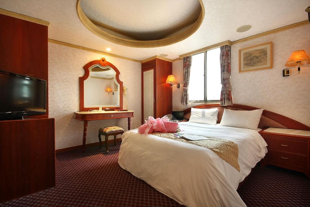 Wang-Fu Hotel