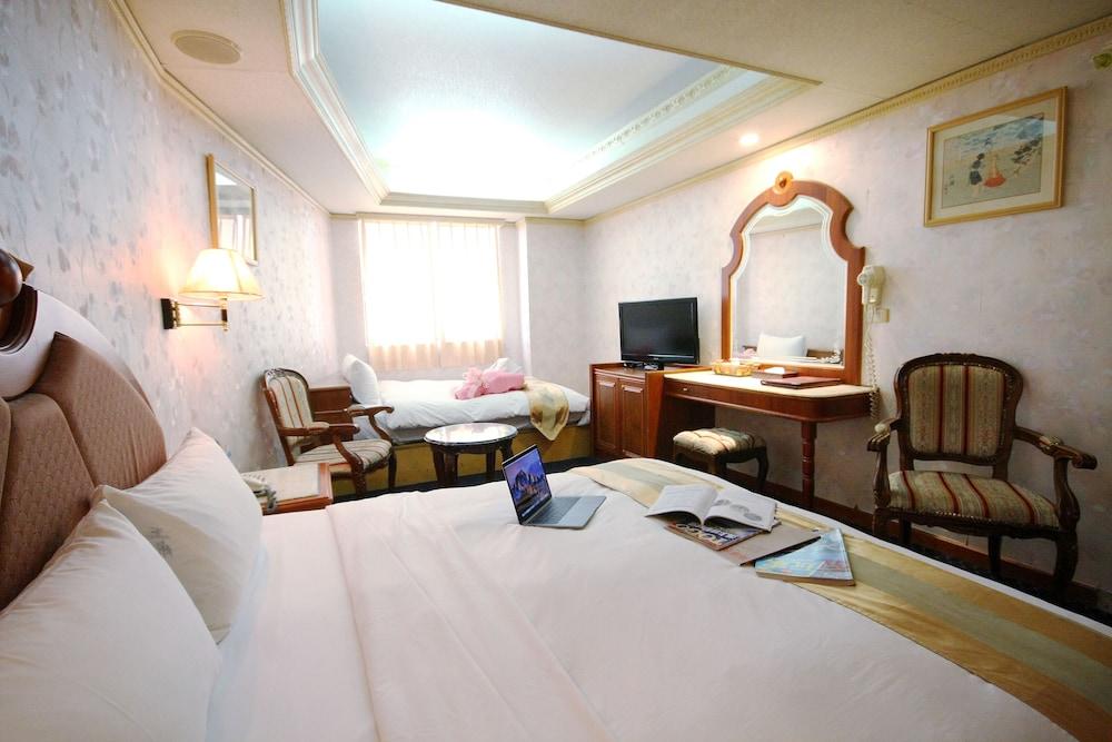 Wang-Fu Hotel
