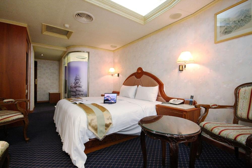 Wang-Fu Hotel