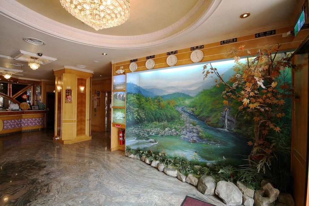 Wang-Fu Hotel
