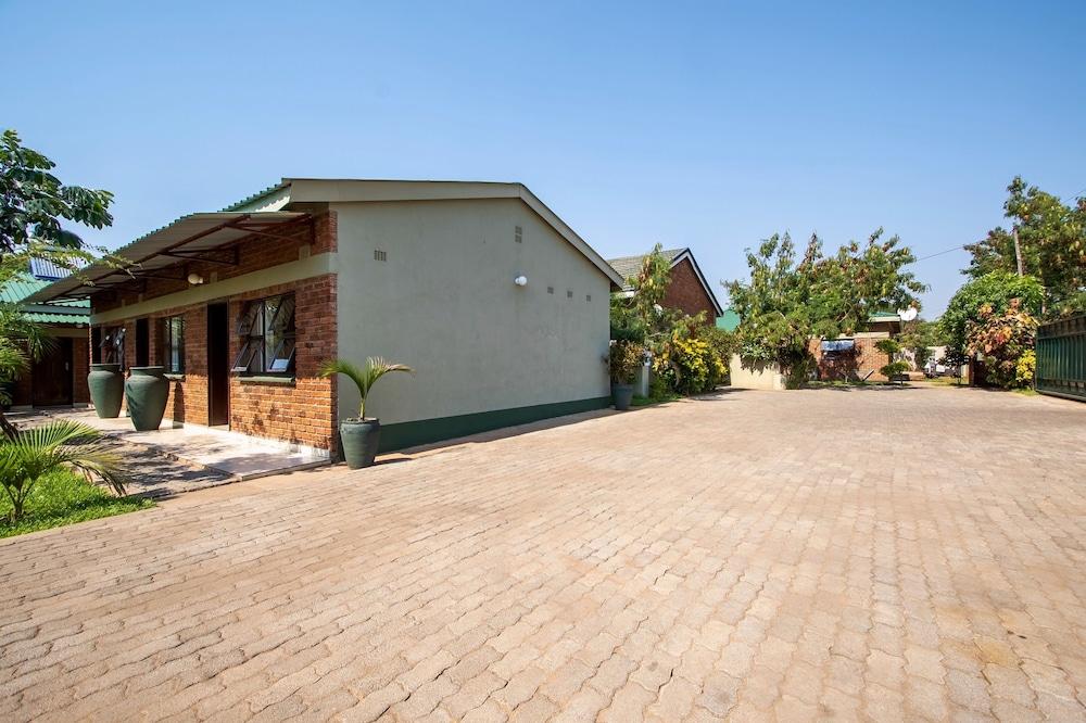 Premier Guest Lodge