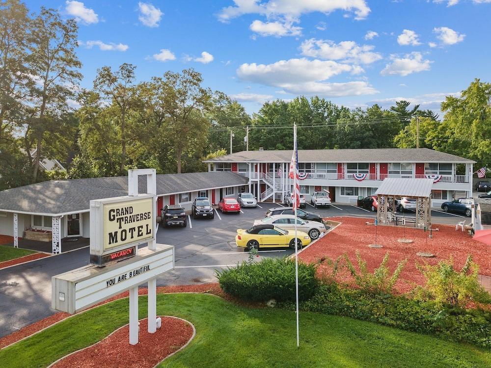 Grand Traverse Motel