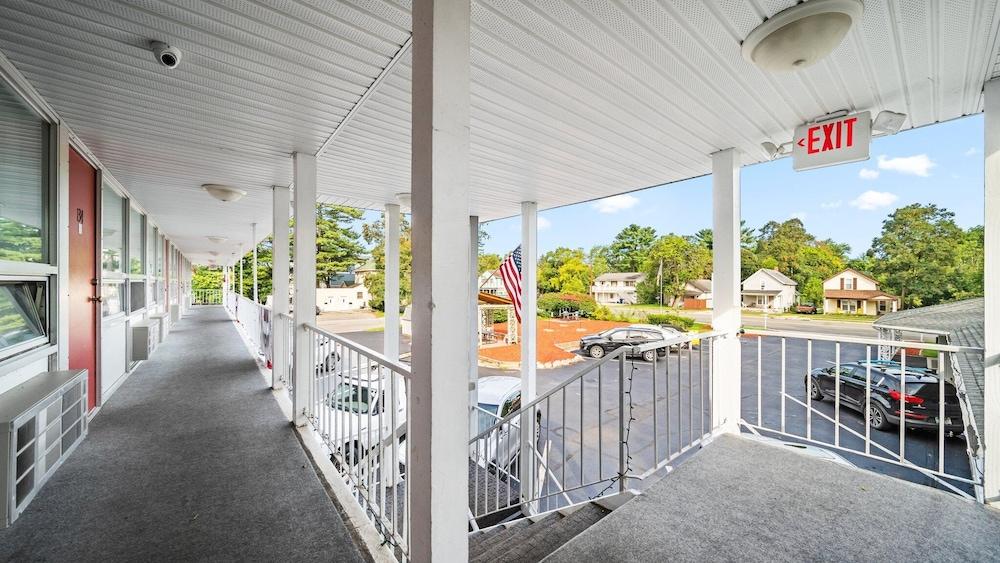 Grand Traverse Motel