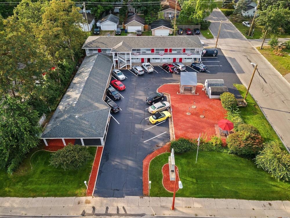 Grand Traverse Motel