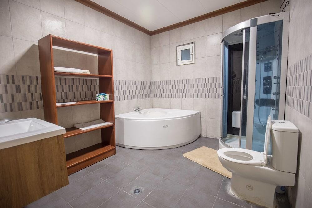 Atlantis Beach Hotel