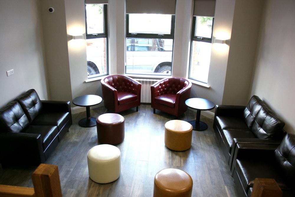 Westciti Caroco Aparthotel