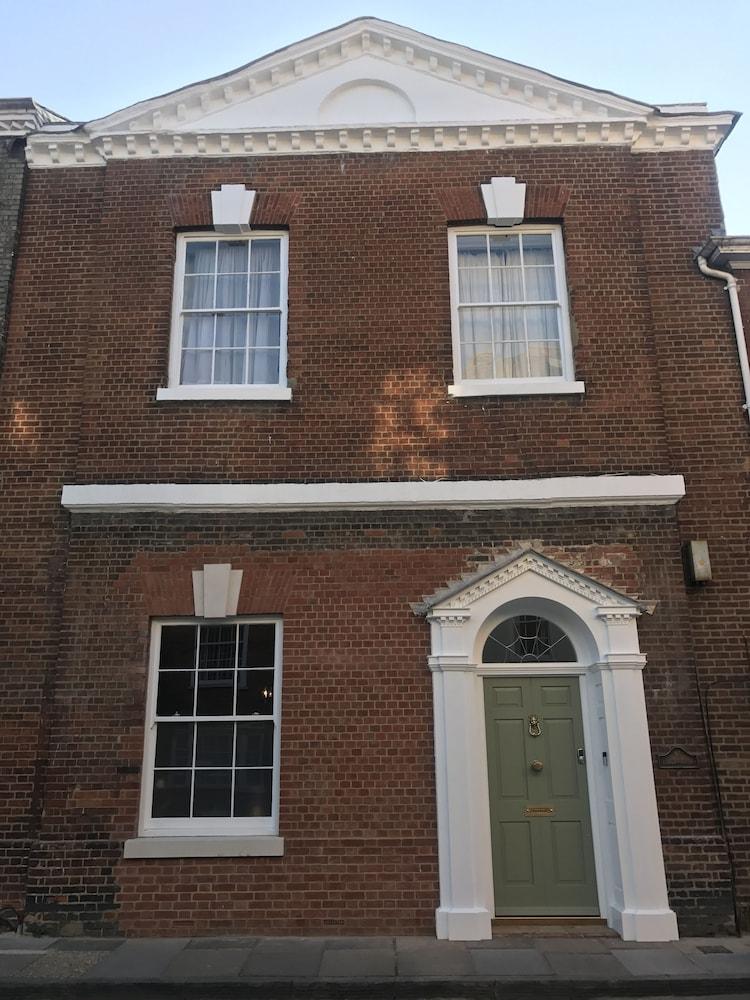 Loder House