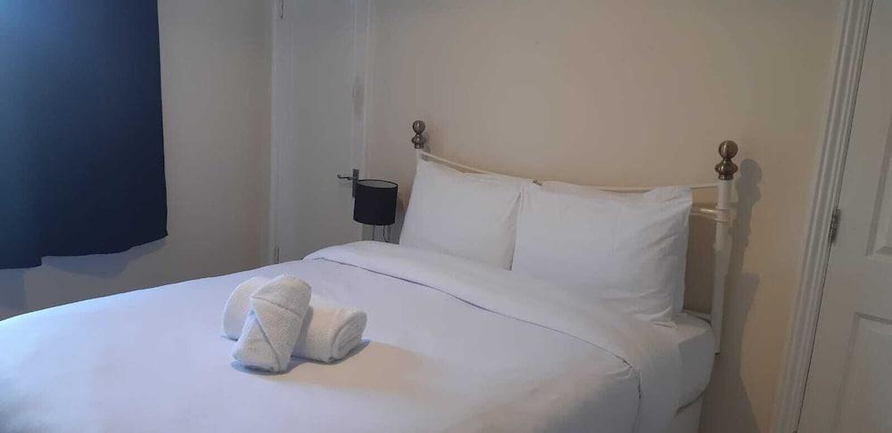 Carmel Serviced Rooms