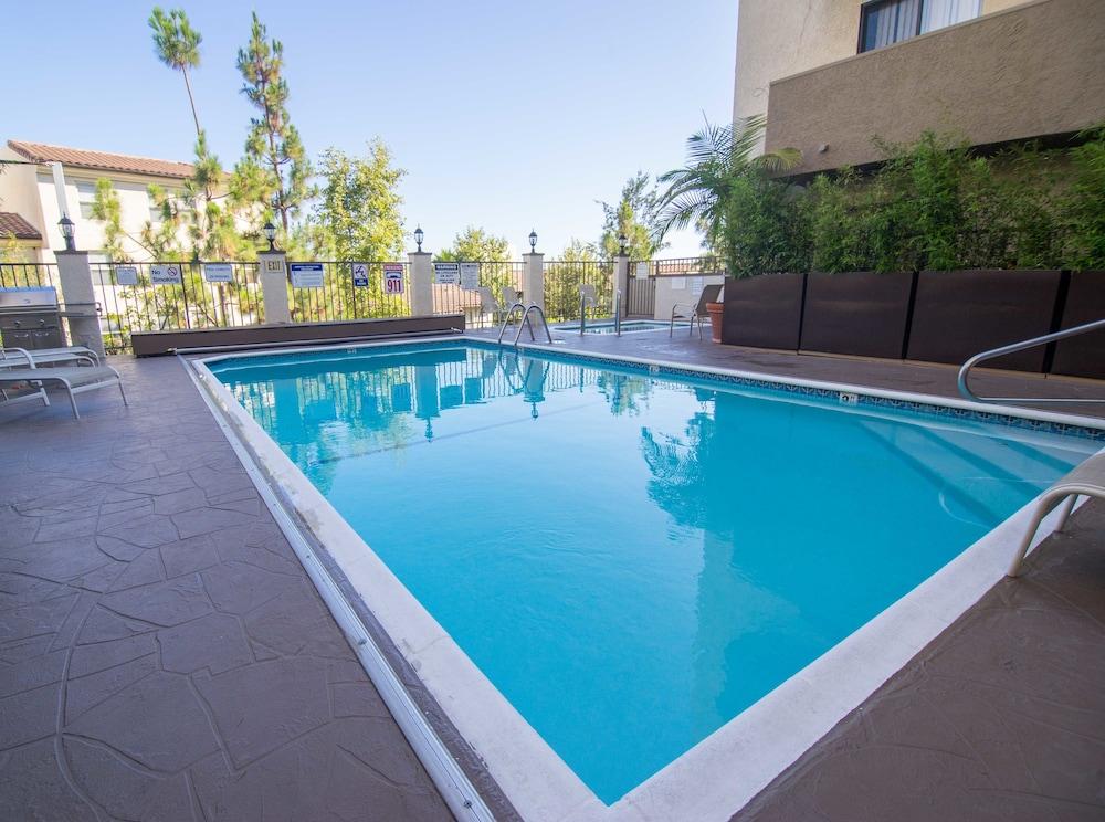 Master Housing - Strathmore Regency Apartments