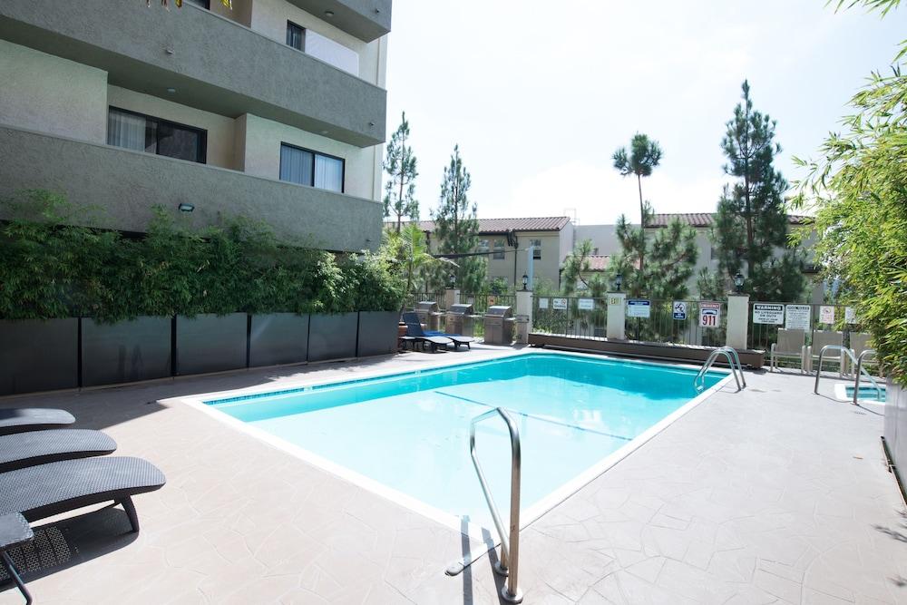 Master Housing - Strathmore Regency Apartments