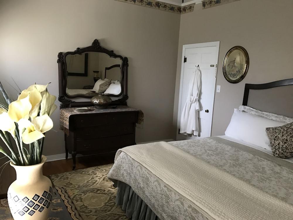 Sassafras Inn