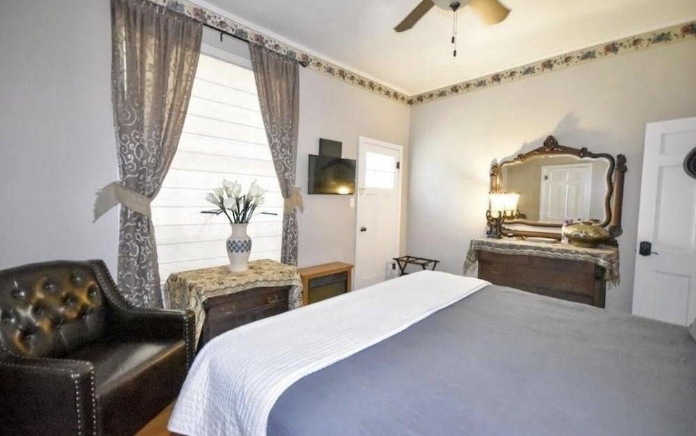 Sassafras Inn